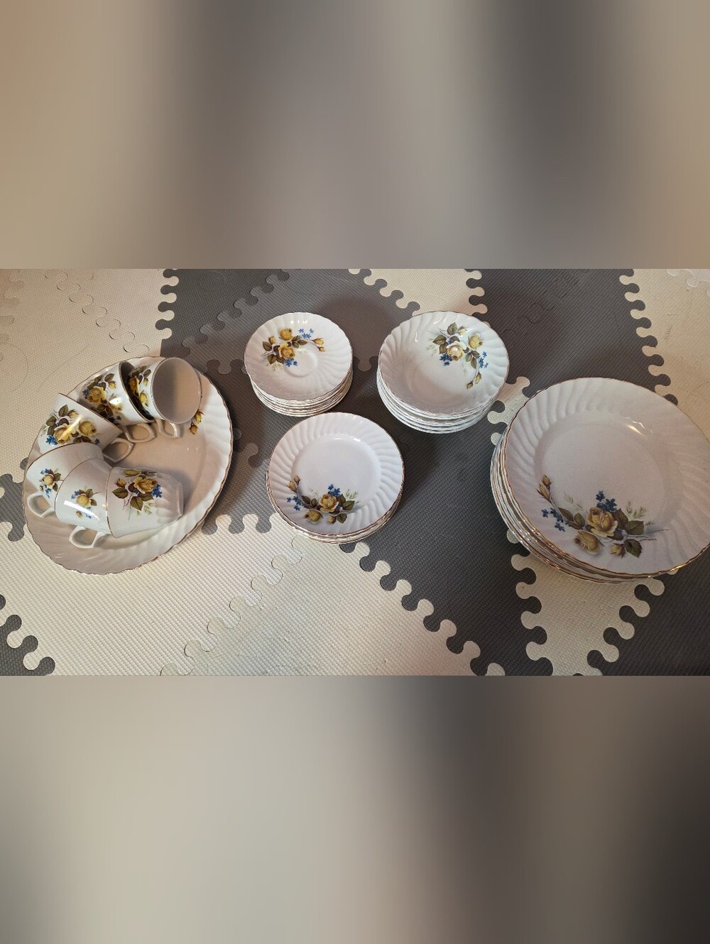 RARE - Vintage Ridgway England “Favourite Rose” Ironstone Dinnerware Set - 32pcs